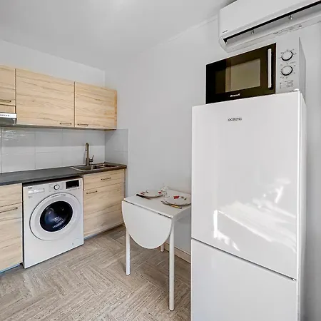 Le Bleu Marina 망들리유 라 나플