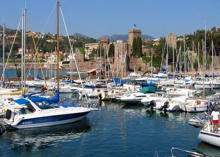 Le Bleu Marina Апартаменты