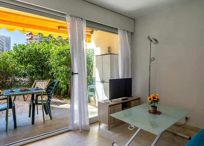 Le Bleu Marina * Мандельё-ла-Напуль